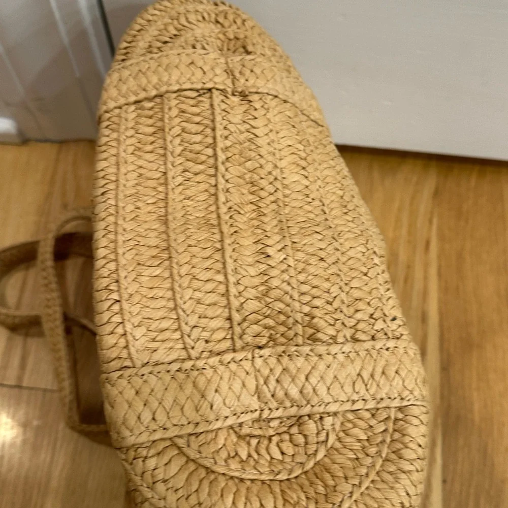 Draper James Elegant Tan Woven Tote Bag - Picture 7 of 7